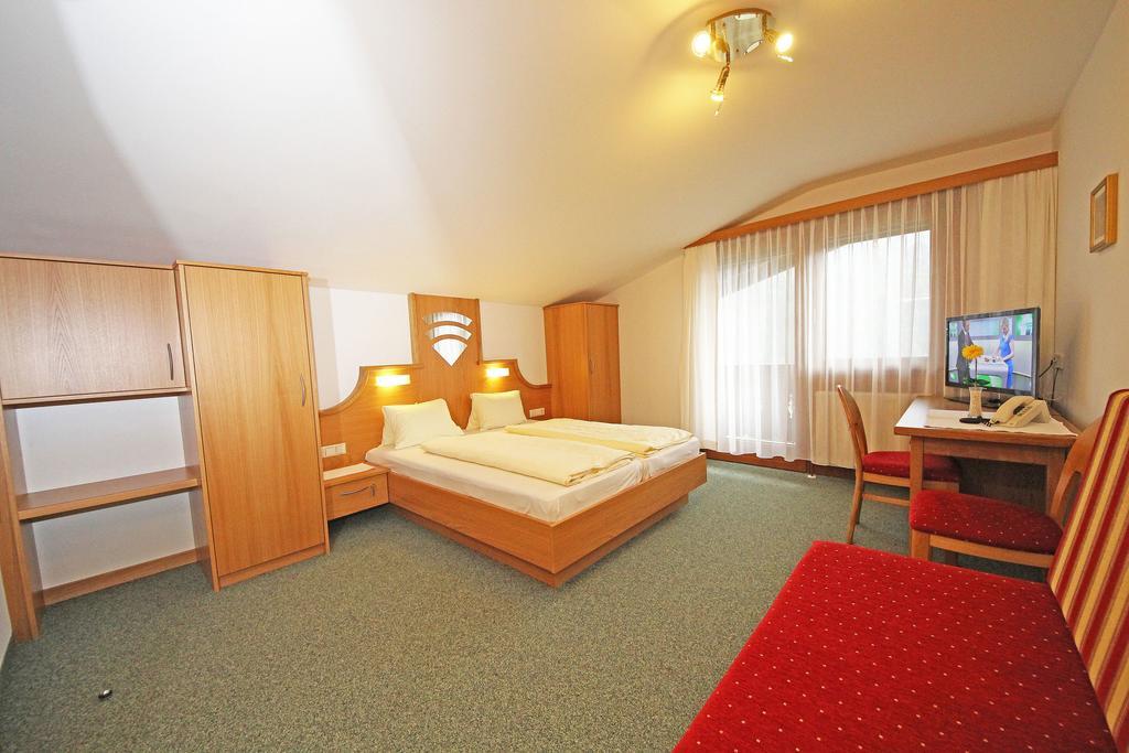 Gasthof Pension Rose Virgen Exterior foto
